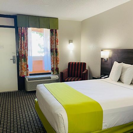 Days Inn By Wyndham Irving Grapevine Dfw Airport North Exteriér fotografie